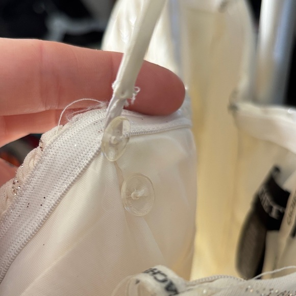 Cachet SZ 10 Elegant White Dress - Picture 6 of 8